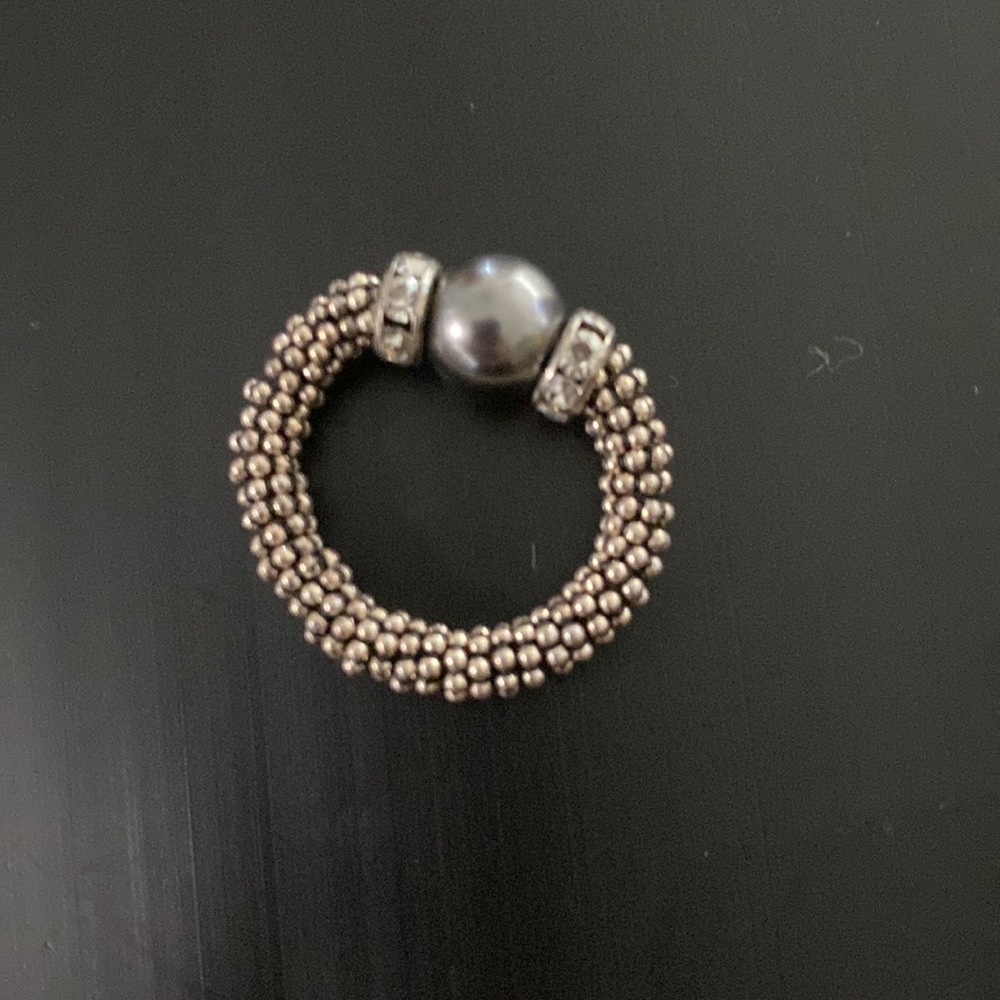 Stretch Ring Silver Tone Pearl